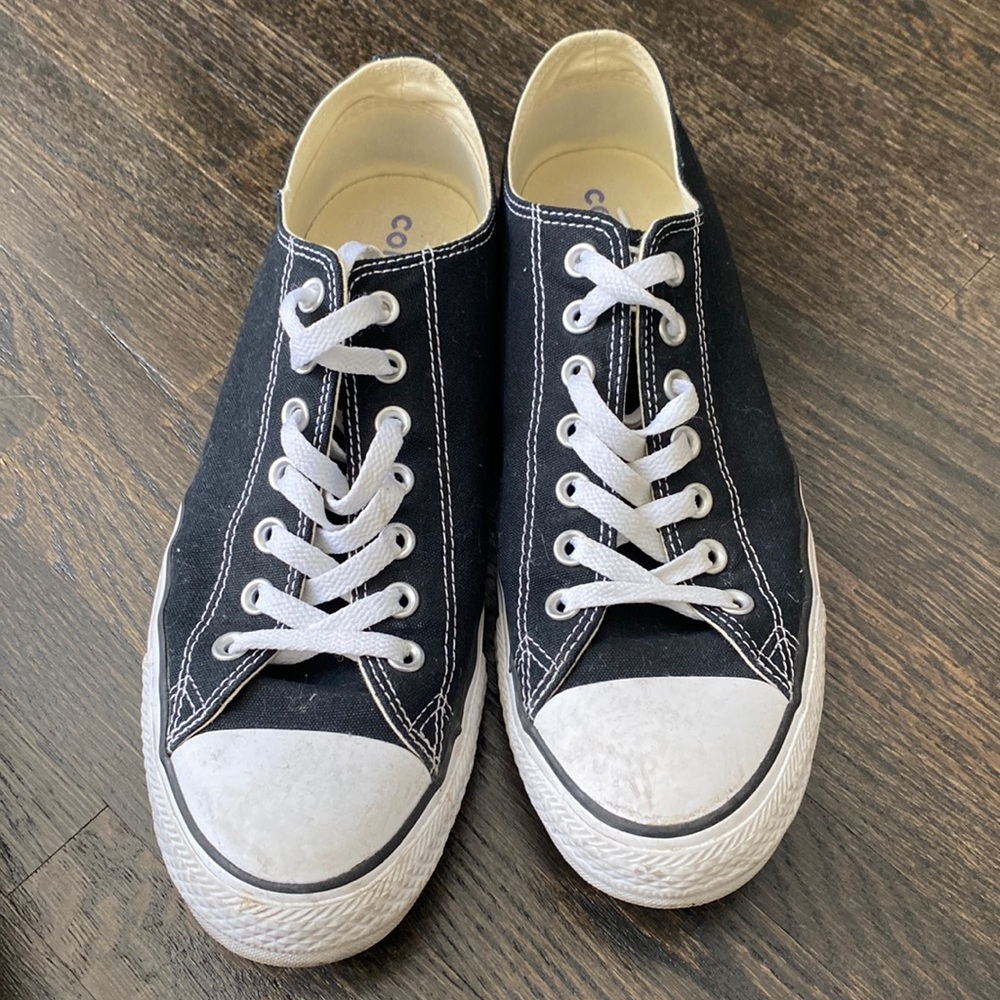 Men’s black converse - gently worn - size 10